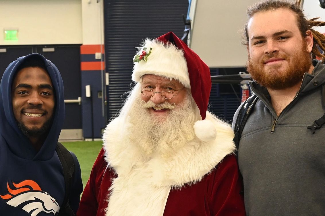 DENVER BRONCOS Christmas Photo Picture Football SANTA CLAUS 8x10 11x14  16x20 B