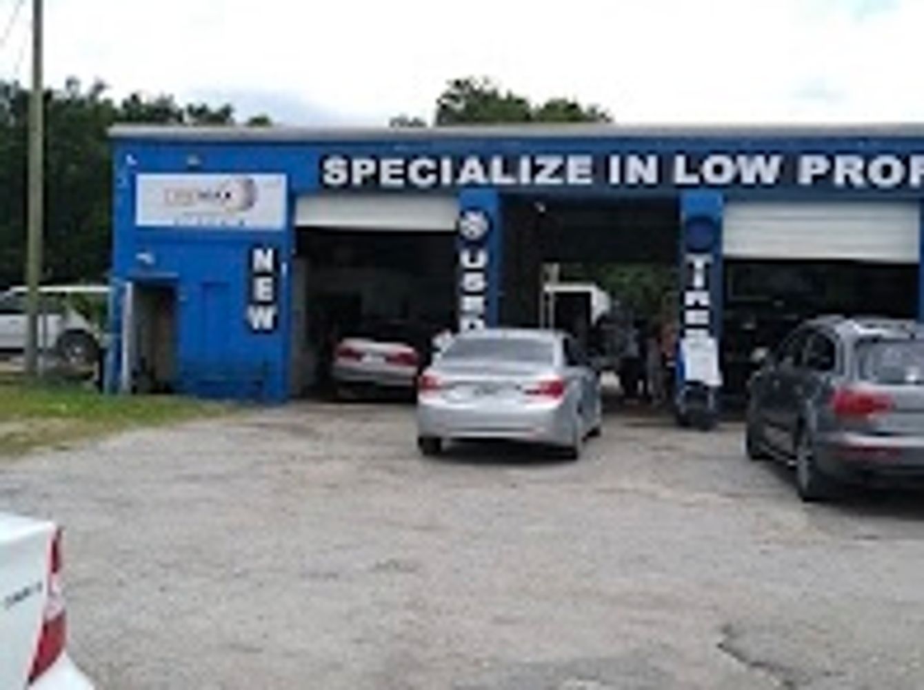 Tire Shop Located on 363 S Ivey Lane Rd Orlando Florida 32879, 32819, 3281.