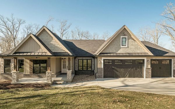 This is a pic of a previously completed Seabiscuit home. Not all features are  inc. in spec home.