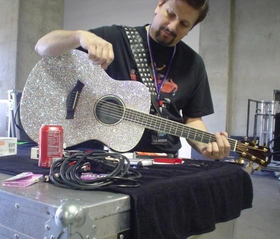 Tuning Taylor Swifts Guitar