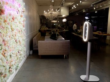 photo booth, flower back drop