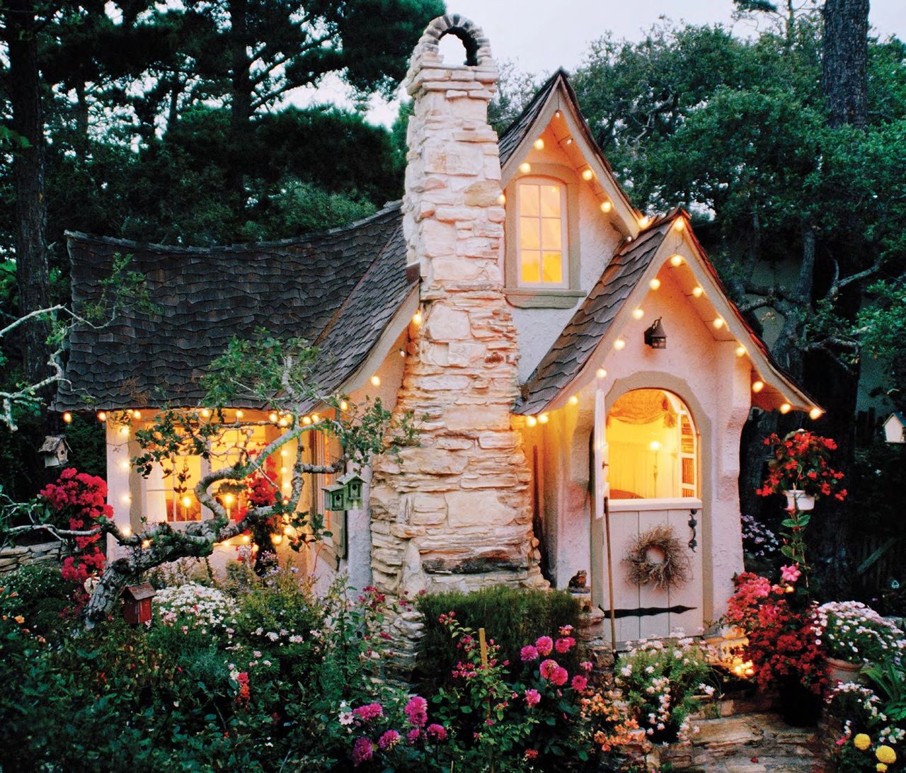 Storybook Cottage By The Sea 
