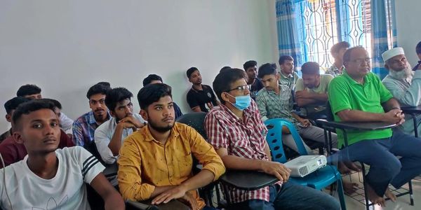 Student Of Kushtia Japanese Language Center.
কুষ্টিয়া জাপানিজ ল্যাংগুয়েজ সেন্টার এর ছাত্র-ছাত্রী