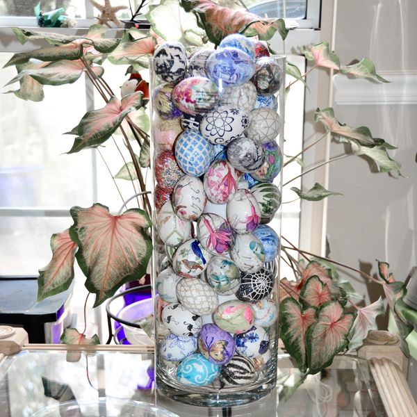 Vase with dozens of Glitter Eggs