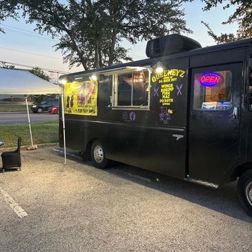 Queeneyz Austin Food truck 