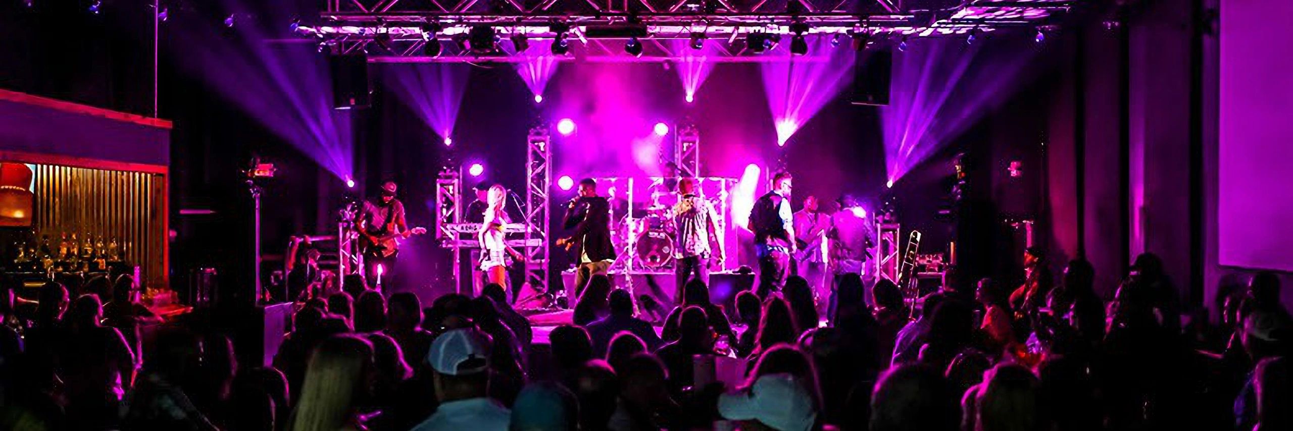 hollywoods-pour-shack