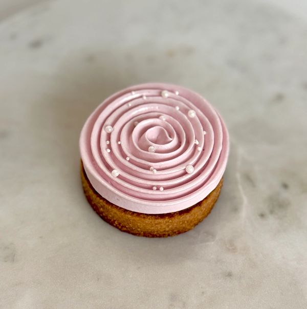 Pistachio Praline Tart With Raspberry Meringue