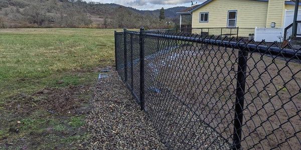 Black vinyl chain link fencing in Roseburg, Oregon