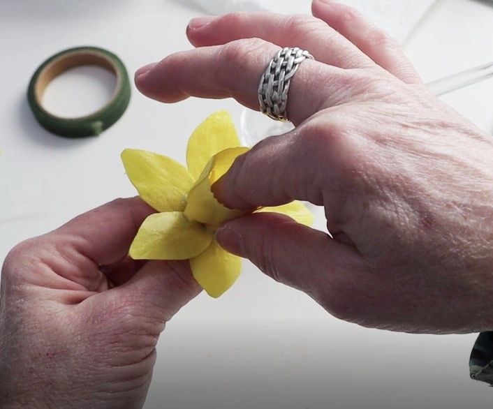 How to make wafer paper filler flowers