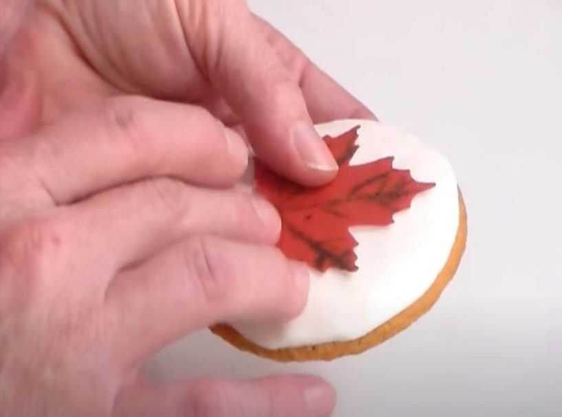 How To Use Wafer Paper On Cookies