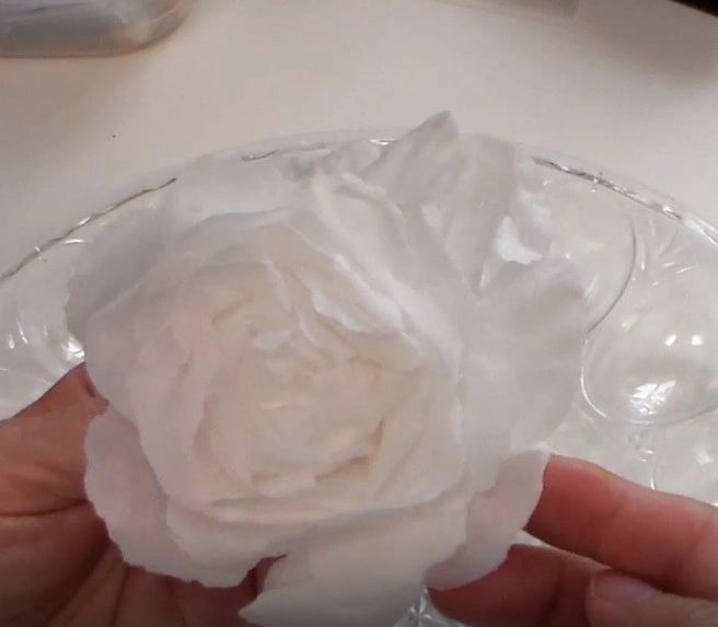 Wafer Paper Peony Tutorial, Wired and Unwired Veined Petals