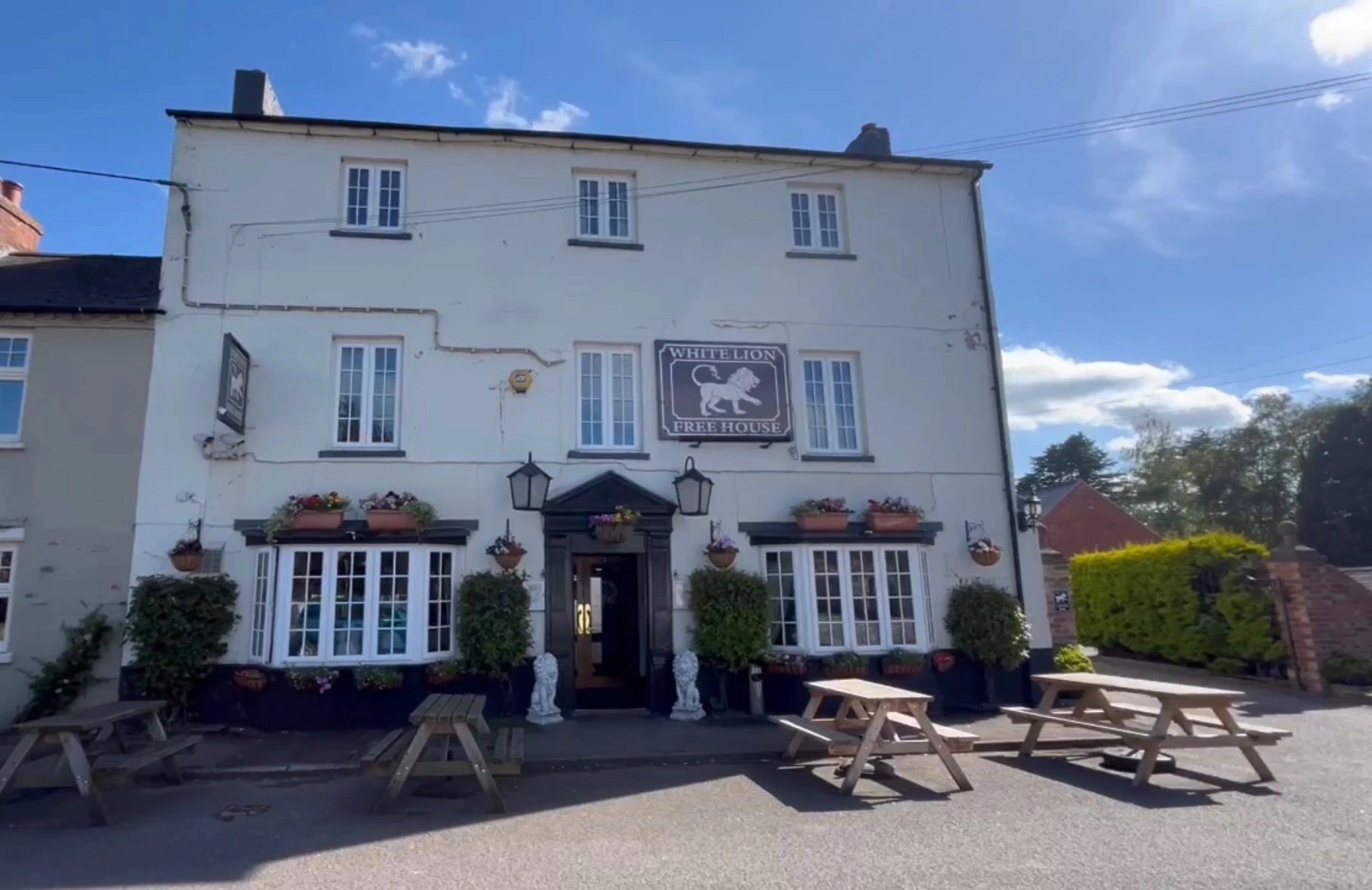 White Lion Pub in Lutterworth