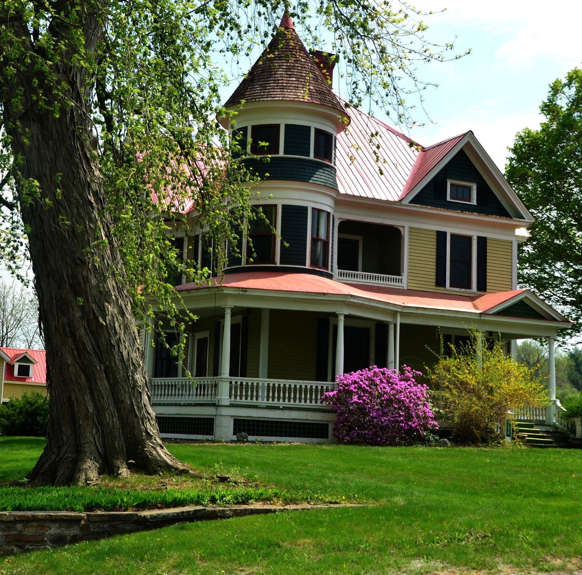 Edgemont Inn Scenic Setting, Vacation Rental, Luxury Lodgings