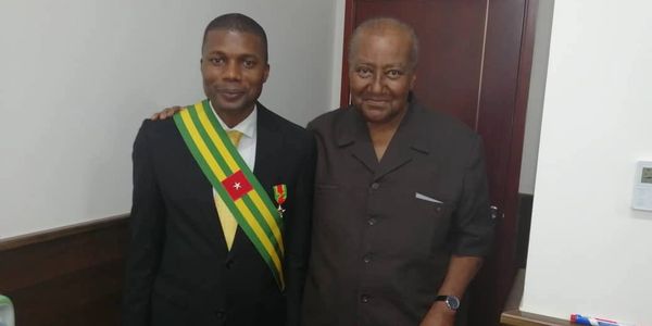 Sena en compagnie du Président de l'UFC, le Dr  Gilchrist Sylvanus Olympio,