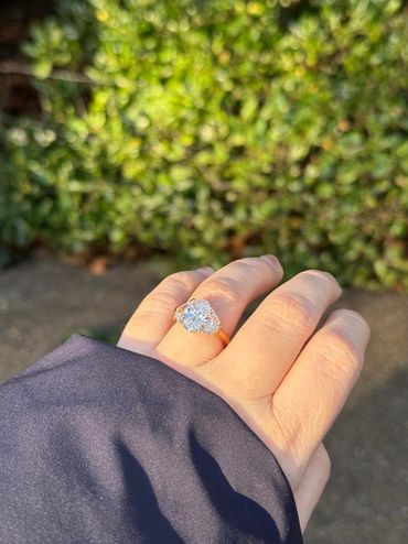 Anel oval de diamante de laboratório