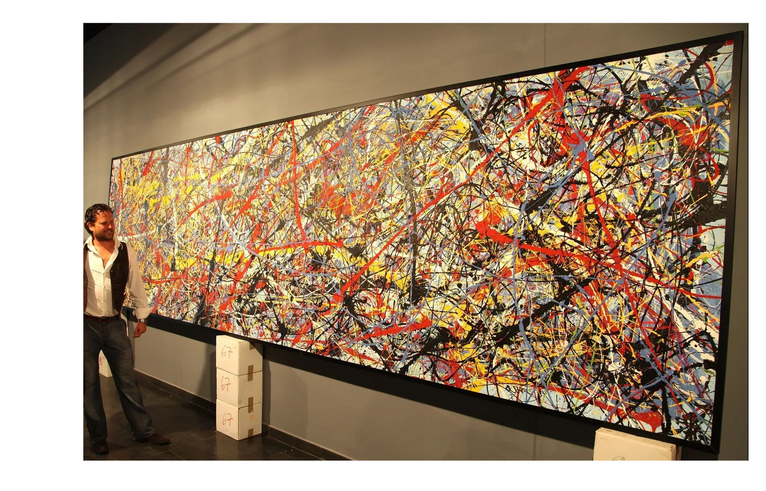 Findng large format and BIG absract art is the service Abstract Art Marbella provides to its clients
