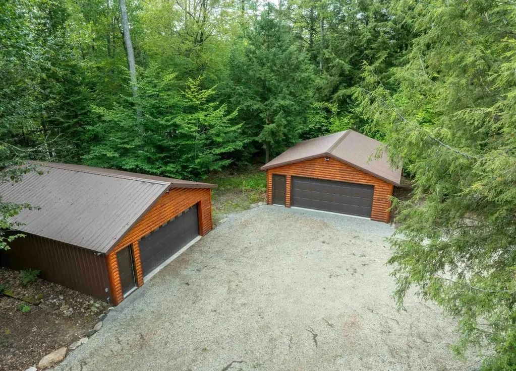 One garage available for guest to use to store ATV/UTV/Snowmobiles, etc. during their stay.