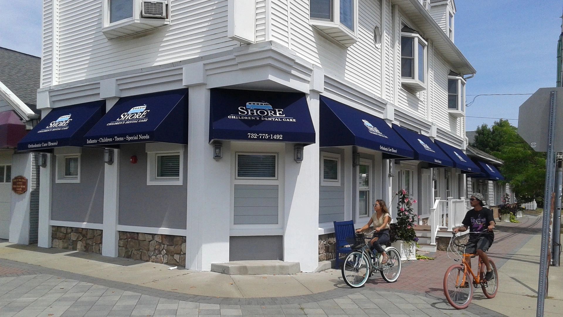Residential Awnings and Commercial Awnings and Copies. Retractable Awnings near me.  Eco Awnings NJ