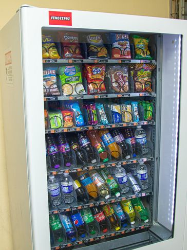 Displaying of combination vending machine products