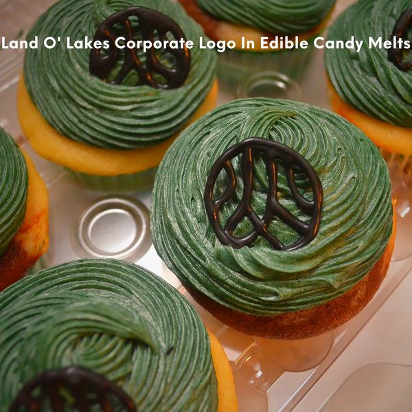 Candy Melt Logo on Cupcakes
