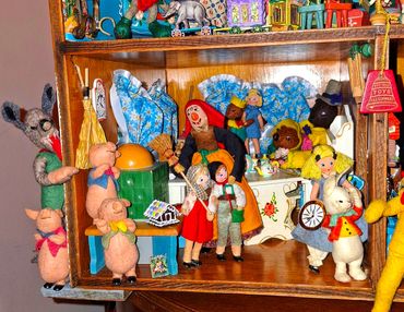 RetroMemento Dollhouse Wonderments Dolls Museum Miniatures Dora Kuhn Felt BAPS Germany FAO SCHWARZ