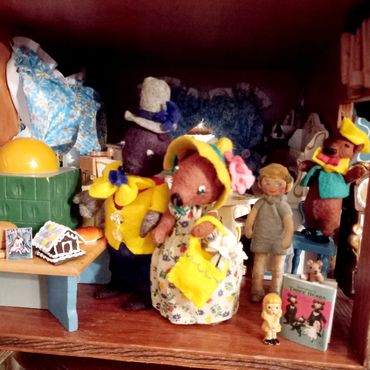 RetroMemento Dollhouse Wonderments Dolls Museum Miniatures Dora Kuhn Felt BAPS Germany FAO SCHWARZ
