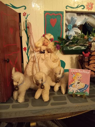 RetroMemento Dollhouse Wonderments Dolls Museum Miniatures Dora Kuhn Felt BAPS Germany FAO SCHWARZ