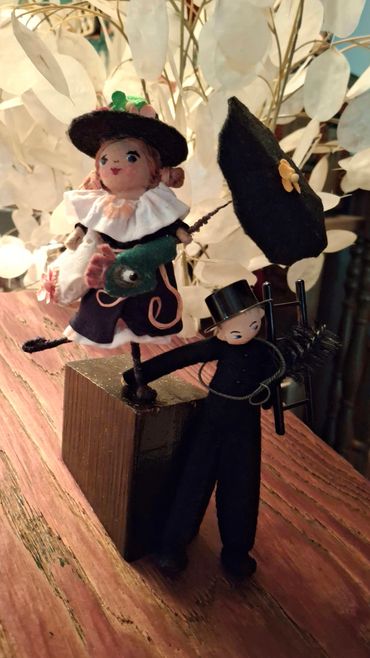 RetroMemento Dollhouse Wonderments Dolls Museum Miniatures Dora Kuhn Felt BAPS Germany FAO SCHWARZ