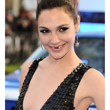 Gal Gadot Toothless
