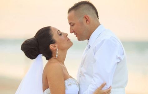 Beach wedding, love on the beach