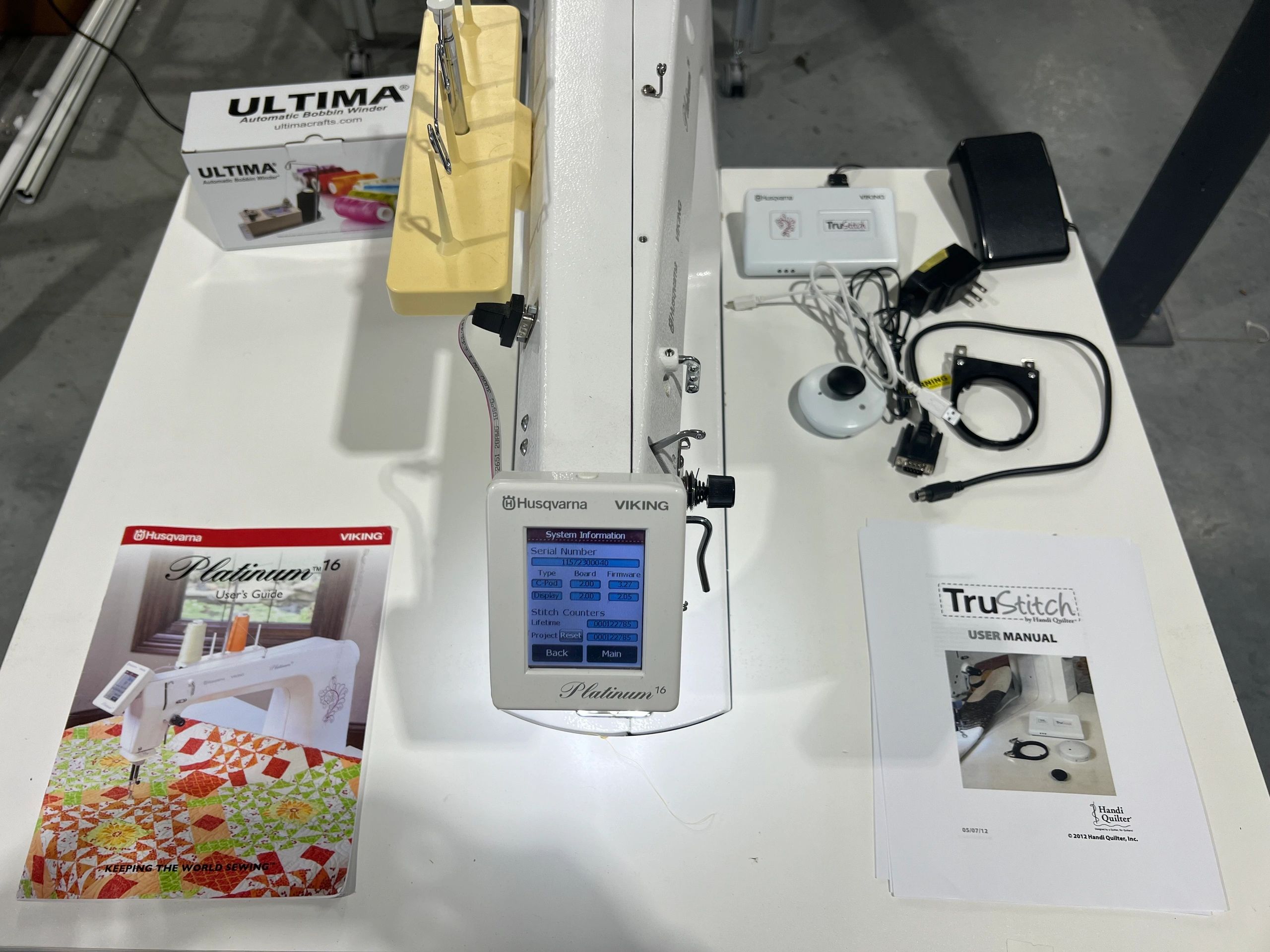 Husqvarna Viking Platinum 16 with Tru-Stitch Regulation Husqvarna Viking Platinum 16 with Tru-Stitch Regulation
