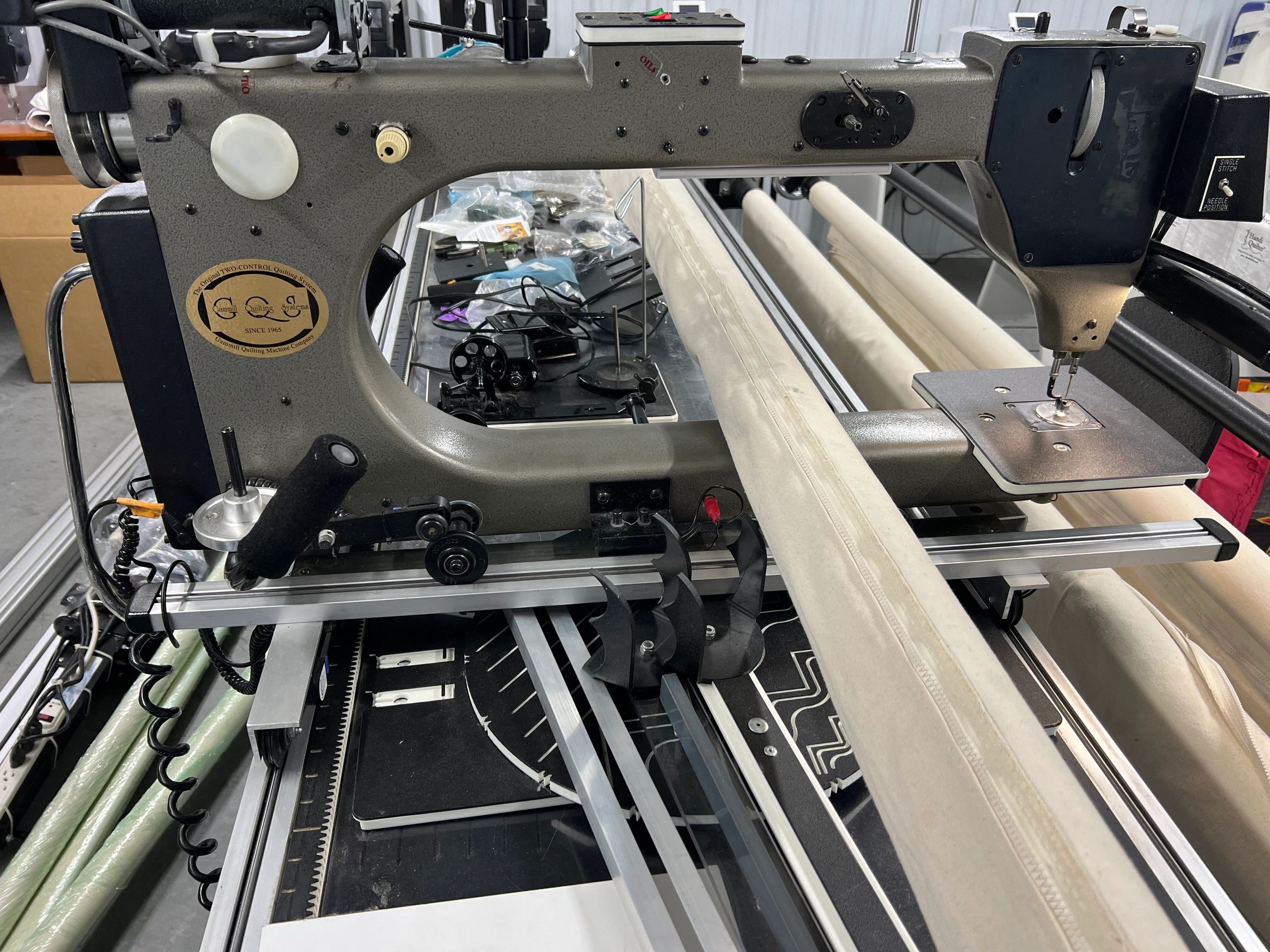 Gammill Classic Plus Longarm Quilting Machine 26 Inch Throat