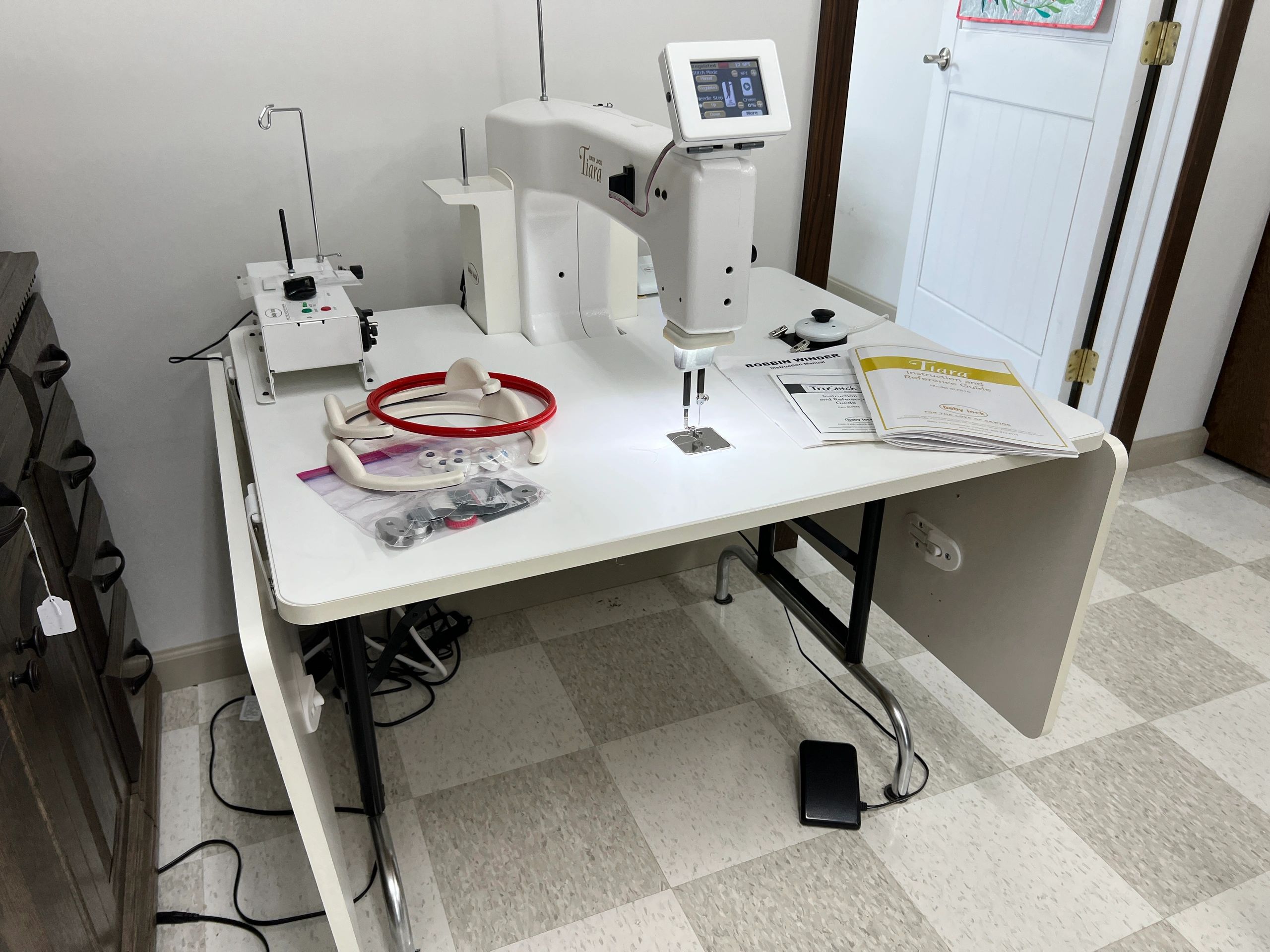 Baby Lock Tiara Longarm Quilting with Stitch Regulator + Table