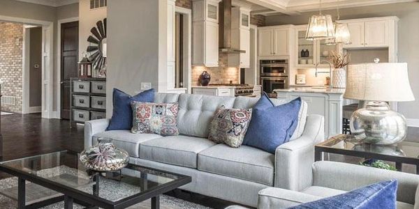 A home interior designer with over 25 years of experience 