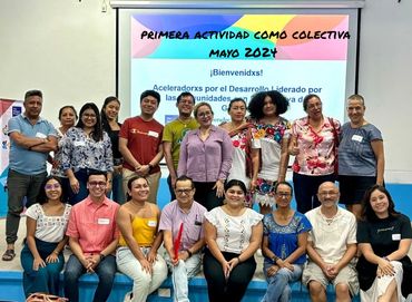 Foto de grupo de personas participantes en el Programa de Aceleradorxs por el Desarrollo Liderado po