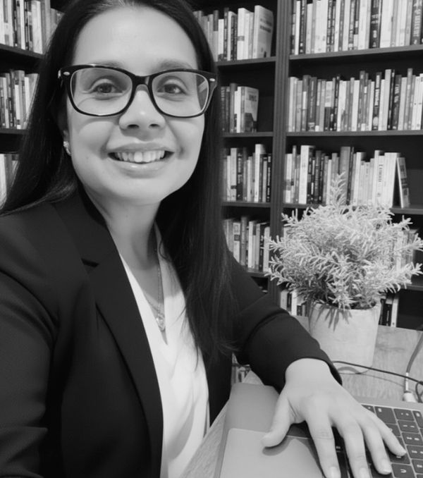 Ms. Rodriguez is the lead tutor of PeakPowerLearners online classes for ESL & bilingual students.