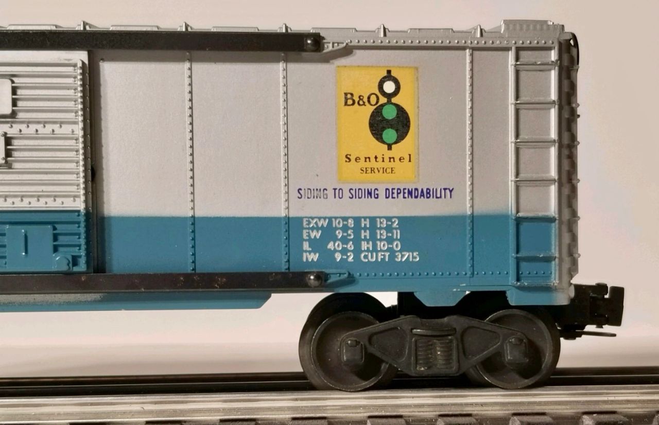 6464-325 SENTINEL BOX CAR