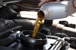 Get an oil change in Hendricks County Indiana, Danville. Best Oil change. Full Service Oil change.