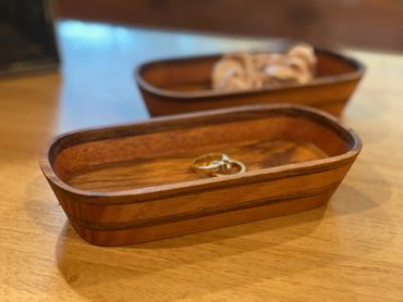 1 ring oval mahogany and walnut bowl