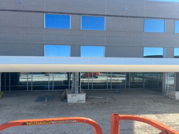 We specialize in caulking metal panels, masonry, and window glazing.
