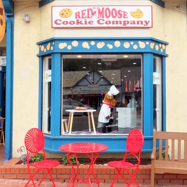 Red Moose Cookie Company  A bakery known for its made-from-scratch cookies and baked goods. 