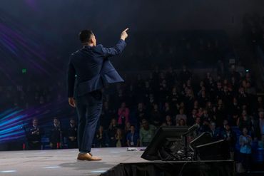 Content Chemistry Arkansas Event Photography Public Speaker Photography FFA Convention Hoan Do