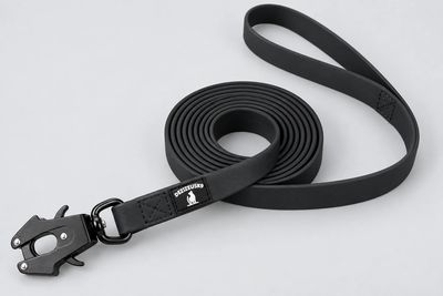 Black DEZIZEUSK9 6-foot PVC rubber-coated nylon webbing dog leash with loop handle and dual-trigger 