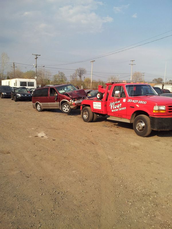 Accident Tow Truck emergency accident Towing fast service