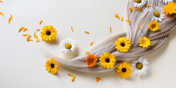 capelli con fiori
