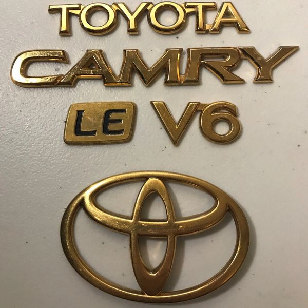 Genuine Toyota Sienna emblem set, used 2005