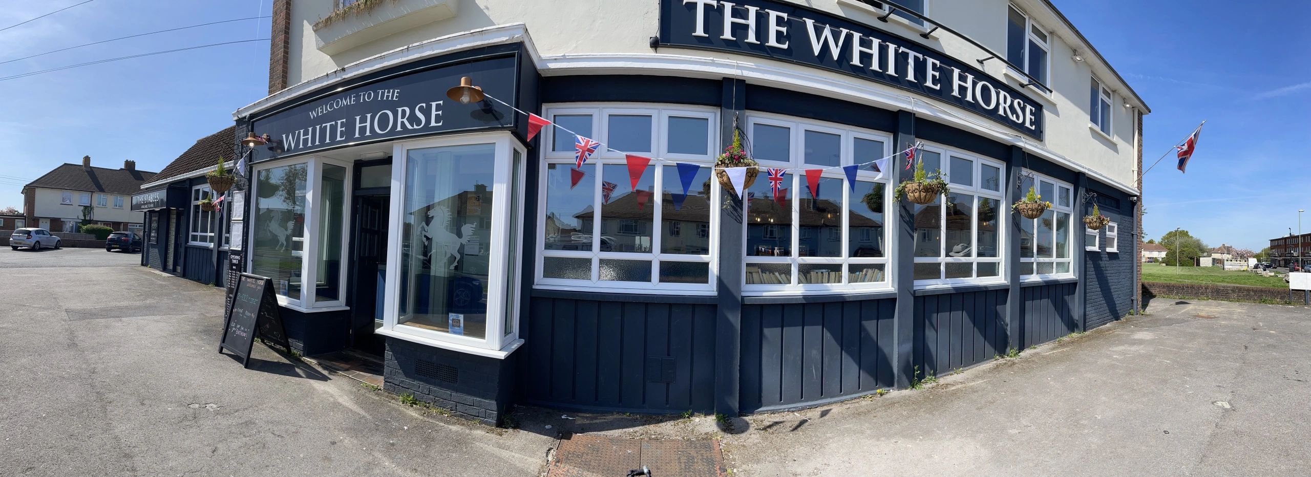 White Horse Bar and Kitchen