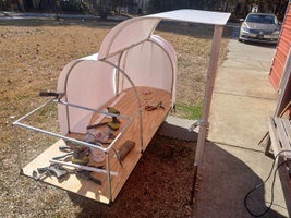 Emergency shelter on wagon frame, 4 wheels;
Strong and light weig