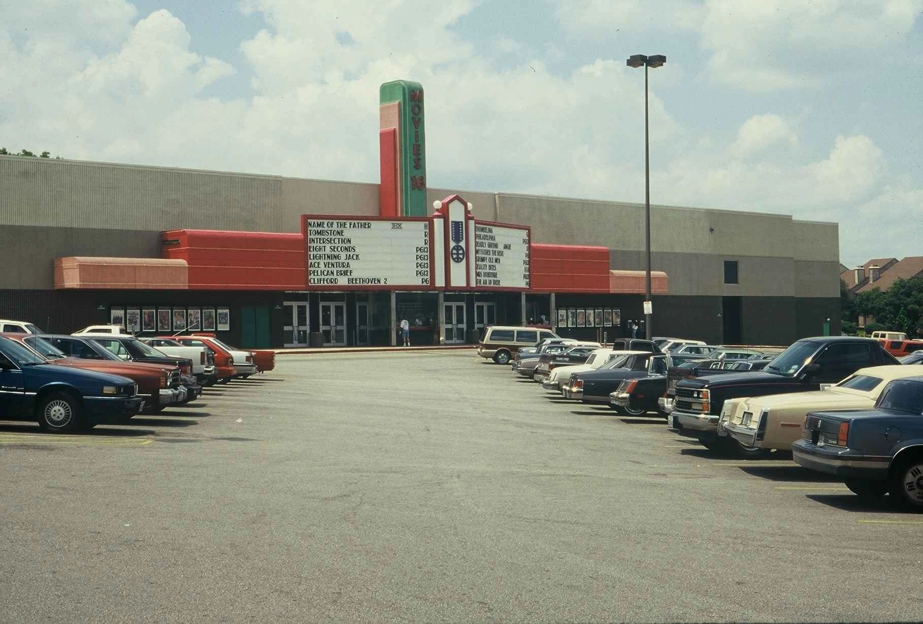 movies_16-parking_lot2.JPG