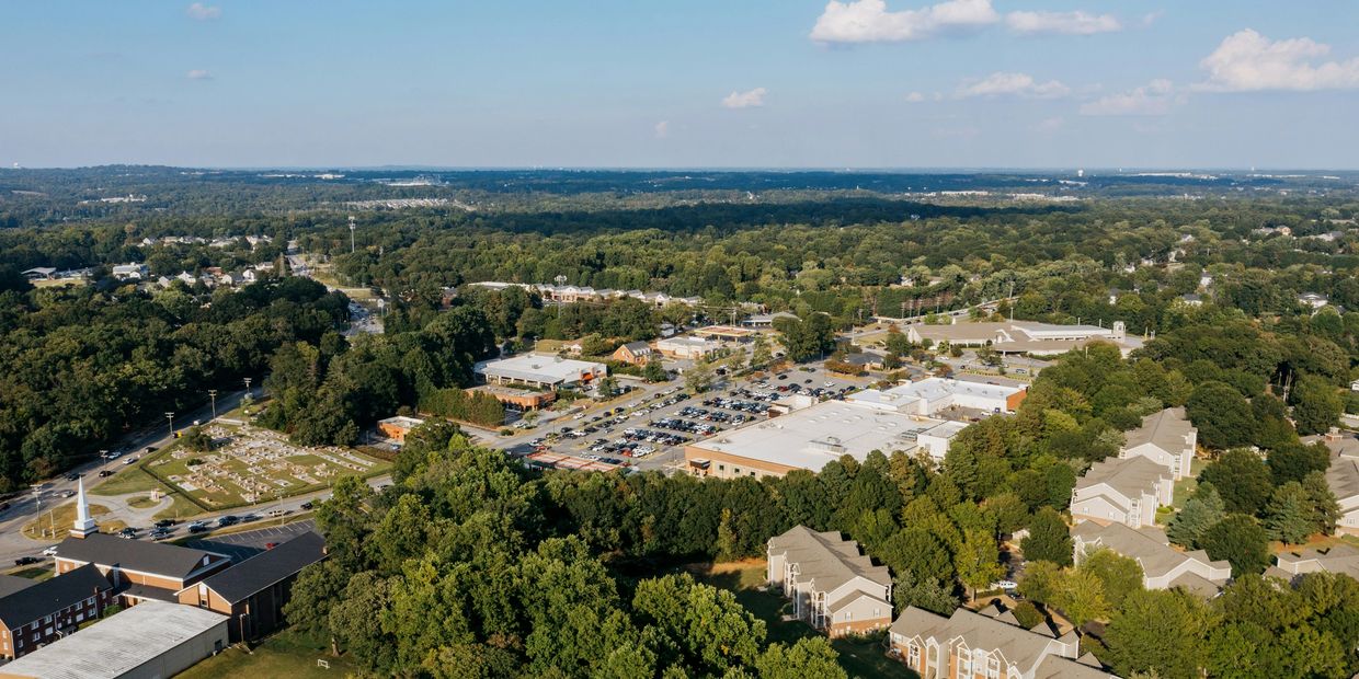Hudson Corners and Harris Teeter near Greer/Taylors, SC